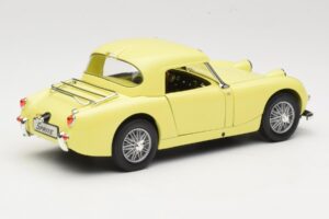Austin-Healey Sprite Mk1 Jaune Revell 1:18 8835 Métal — image 3 sur 8