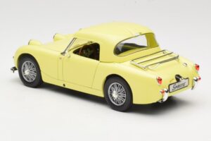 Austin-Healey Sprite Mk1 Jaune Revell 1:18 8835 Métal — image 7 sur 8