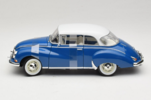 Auto Union 1000 S Coupe Bleu Blanc Revell 1:18 08909 Métal — image 3 sur 6