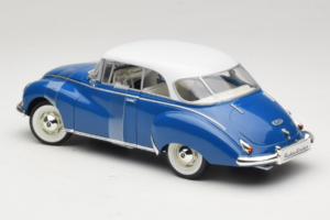 Auto Union 1000 S Coupe Bleu Blanc Revell 1:18 08909 Métal — image 5 sur 6