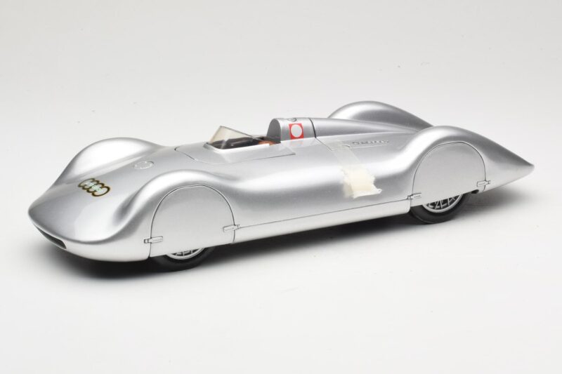 Auto Union Type C Streamliner #72 B. Rosemeyer World Record 1937 Revell 1:18 08420 Métal