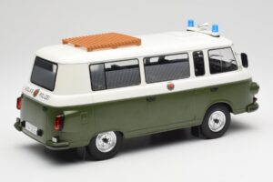 Barkas B1000 Police Populaire MCG 1:18 MCG18009 Métal — image 3 sur 6