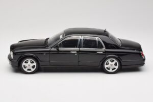 Bentley Arnage R Noir Minichamps 1:18 100139071 Métal — image 4 sur 8
