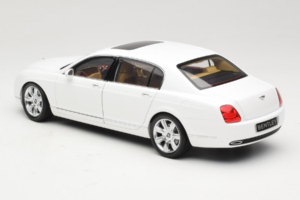 Bentley Continental Flying Spur Blanc Minichamps 1:18 100139461 Métal — image 7 sur 8