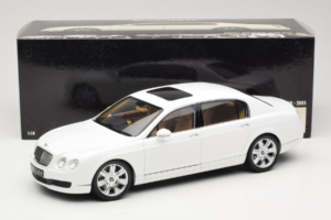 Bentley Continental Flying Spur Blanc Minichamps 1:18 100139461 Métal — image 8 sur 8