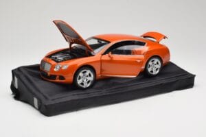 Bentley Continental GT Orange Metallic Minichamps 1:18 100139921 Métal — image 2 sur 8