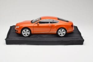 Bentley Continental GT Orange Metallic Minichamps 1:18 100139921 Métal — image 4 sur 8