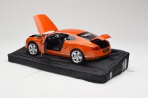Bentley Continental GT Orange Metallic Minichamps 1:18 100139921 Métal — image 5 sur 8