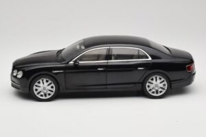 Bentley Flying Spur W12 Onyx Black Kyosho 1:18 08891NX Métal — image 4 sur 8