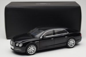 Bentley Flying Spur W12 Onyx Black Kyosho 1:18 08891NX Métal — image 8 sur 8