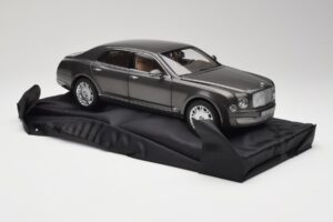 Bentley Mulsanne Brodgar Metallic Minichamps 1:18 BL843 Métal — image 6 sur 8
