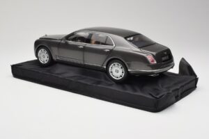 Bentley Mulsanne Brodgar Metallic Minichamps 1:18 BL843 Métal — image 7 sur 8