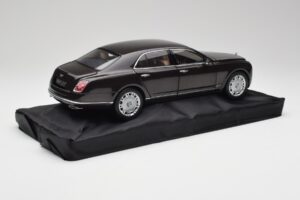 Bentley Mulsanne Burnt Oak Minichamps 1:18 100139905 Métal — image 3 sur 8