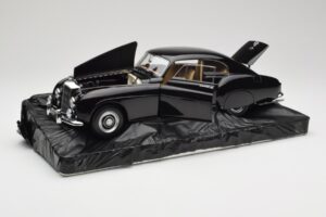Bentley R-Type Continental Black Metallic Minichamps 1:18 100139420 Métal — image 2 sur 8