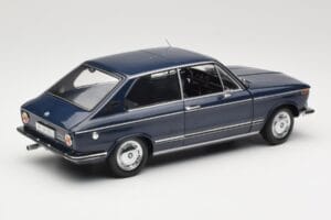 BMW 1600 Touring Bleu Minichamps 1:18 80430145823 Métal — image 3 sur 8