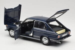 BMW 1600 Touring Bleu Minichamps 1:18 80430145823 Métal — image 5 sur 8