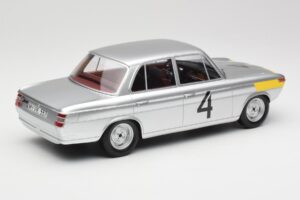 BMW 1800 TiSA #4 J. Ickx / J. van Ophem 24 Hours of Spa 1965 Winners Minichamps 1:18 107652504 Résine — image 2 sur 6
