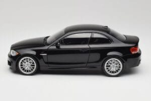 BMW 1M Coupe E82 Black Metallic Minichamps 1:18 110020021 Métal — image 4 sur 8