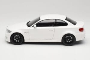 BMW 1M Coupe E82 Blanc Minichamps 1:18 110020022 Métal — image 4 sur 8