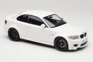 BMW 1M Coupe E82 Blanc Minichamps 1:18 110020022 Métal — image 6 sur 8