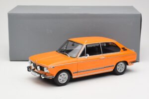 BMW 2000 Tii Touring Orange Minichamps 1:18 80430145824 Métal — image 8 sur 8
