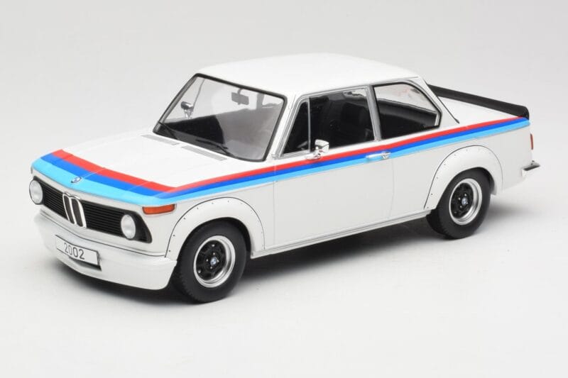 BMW 2002 E10 Turbo Blanc MCG 1:18 MCG18408-R Métal