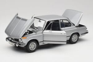BMW 2002 Tii Polaris Argent AUTOart 1:18 80430146517 Métal — image 2 sur 8