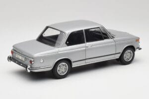 BMW 2002 Tii Polaris Argent AUTOart 1:18 80430146517 Métal — image 3 sur 8