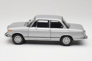 BMW 2002 Tii Polaris Argent AUTOart 1:18 80430146517 Métal — image 4 sur 8