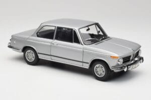 BMW 2002 Tii Polaris Argent AUTOart 1:18 80430146517 Métal — image 6 sur 8
