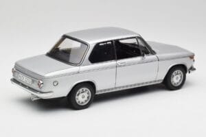 BMW 2002tii Argent AUTOart 1:18 80430151479 Métal — image 3 sur 8