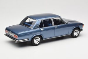 BMW 2500 E3 Blue Metallic BoS Models 1:18 BOS030 Résine — image 2 sur 6