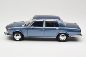 BMW 2500 E3 Blue Metallic BoS Models 1:18 BOS030 Résine — image 3 sur 6