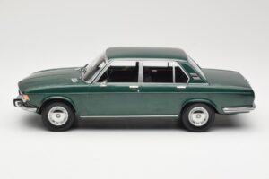 BMW 2500 E3 Green Metallic Minichamps 1:18 155029201 Métal — image 3 sur 6