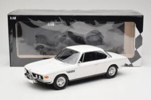 BMW 2800 CS E9 Blanc Minichamps 1:18 155028030 Métal — image 6 sur 6