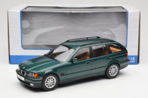 BMW 3 Series E36 Touring Green Metallic MCG 1:18 MCG18366 Métal — image 6 sur 6