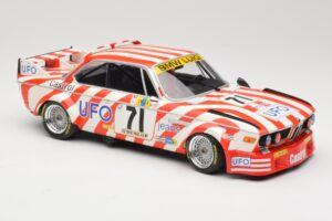 BMW 3.0 CSL E9 #71 Luigi Racing P. Xhenceval / J. Dieudonné 24 Hours of Le Mans 1977 Minichamps 1:18 155772571 Métal — image 4 sur 6