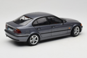 BMW 318i E46 Grey Metallic Édition Concessionnaire UT Models 1:18 80430028459 Métal — image 3 sur 8