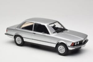 BMW 320 E21 Argent Minichamps 1:18 107024200 Résine — image 4 sur 6