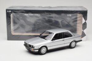 BMW 323i E21 Argent Minichamps 1:18 155026001 Métal — image 6 sur 6
