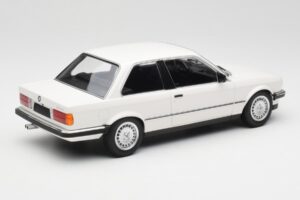 BMW 323i E21 Blanc Minichamps 1:18 155026005 Métal — image 2 sur 6
