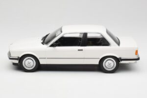 BMW 323i E21 Blanc Minichamps 1:18 155026005 Métal — image 3 sur 6