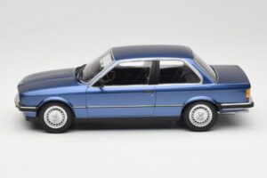 BMW 323i E30 Blue Metallic Minichamps 1:18 155026002 Métal — image 3 sur 6