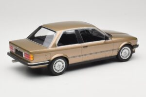 BMW 323i E30 Brown Metallic Minichamps 1:18 155026004 Métal — image 2 sur 6
