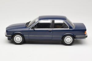 BMW 323i E30 Saturn Blue Minichamps 1:18 155026009 Métal — image 3 sur 6