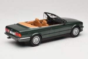 BMW 325i E30 Cabriolet Vert MCG 1:18 MCG18545 Métal — image 2 sur 6