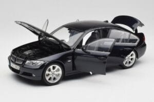 BMW 330i E46 Noir Kyosho 1:18 08731RB Métal — image 2 sur 8