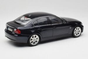 BMW 330i E46 Noir Kyosho 1:18 08731RB Métal — image 3 sur 8