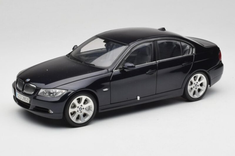 BMW 330i E46 Noir Kyosho 1:18 08731RB Métal
