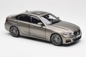 BMW 330i G20 Argent Norev 1:18 183275 Métal — image 6 sur 8